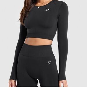 EVERYDAY SEAMLESS LONG SLEEVE
CROP TOP black